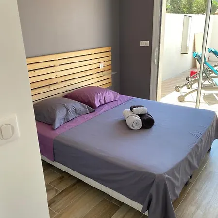 Semesterbostad Maison Neuve Vecchio